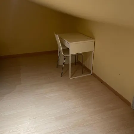 Simple Proche Aeroport Homestay *
